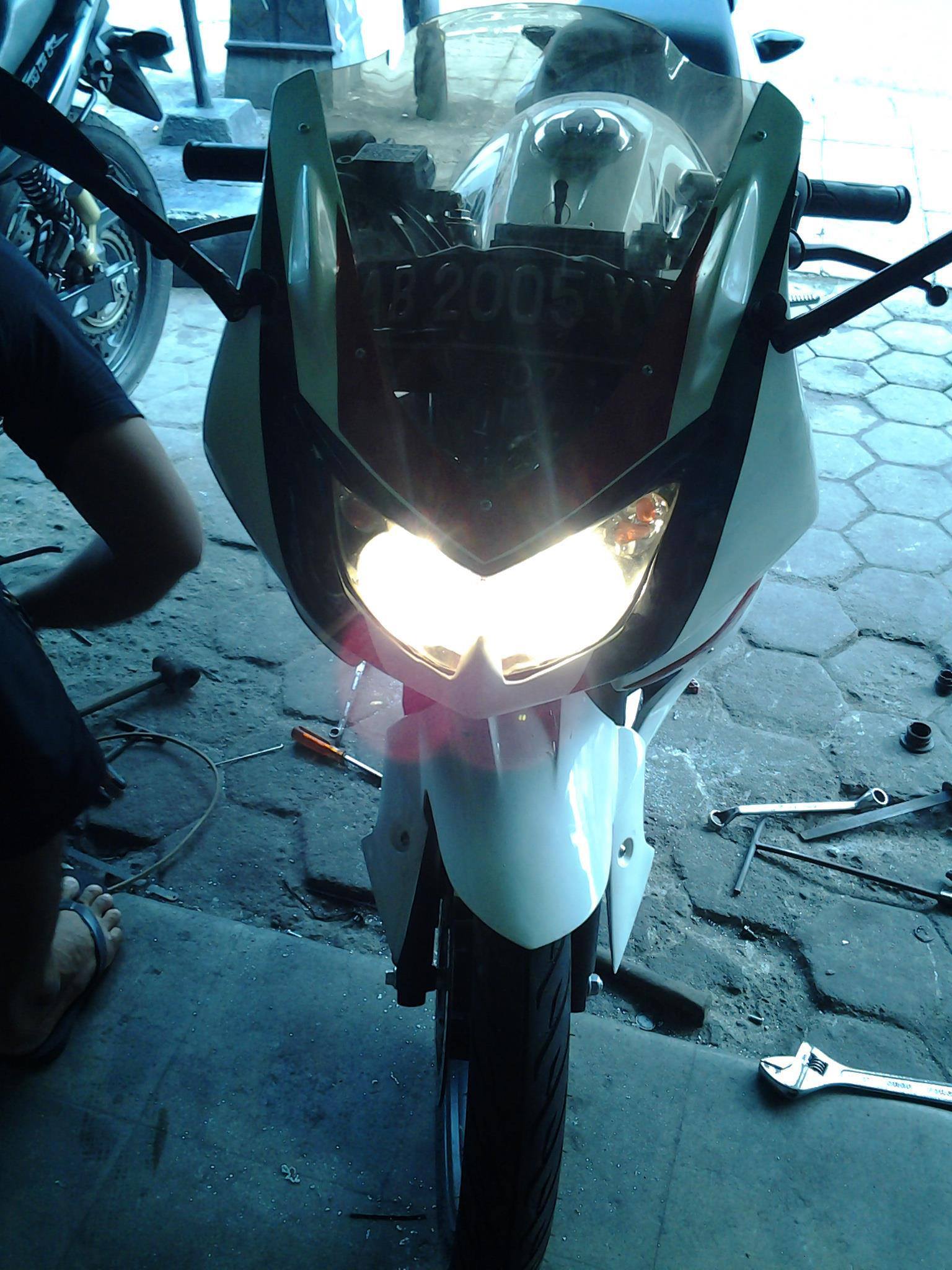 Penampakan Modif Fairing Honda CB150R StreetFire Kharismahepys Blog
